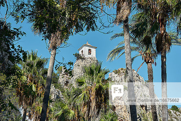 Castell de Guadalest   historisches Denkmal in Alicante  Spanien