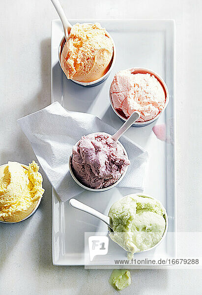 5 Flavors of Ice Cream in Cups