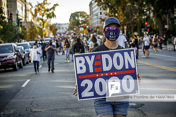Anhänger von Joe Biden feiern seinen Sieg bei den Wahlen 2020.