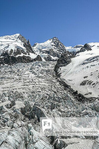 La Jonction  glacier tongue  Glacier des Bossons meets Glacier de Taconnaz  summit of Mont Maudit and Mont Blanc  Chamonix  Haute-Savoie  France  Europe