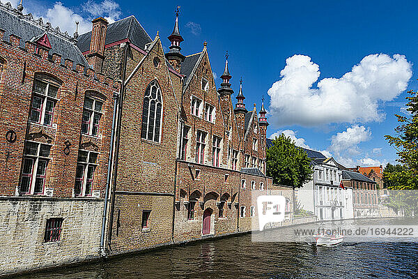 Rozenhoedkaai  Bruges  UNESCO World Heritage Site  Belgium  Europe