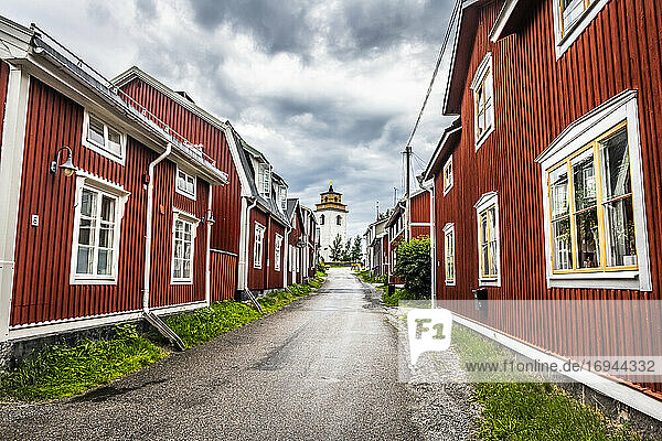 Rot gestrichene Häuschen  UNESCO-Weltkulturerbe  Kirchenstadt Gammelstad  Lulea  Schweden  Skandinavien  Europa