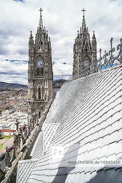 Dach der Kirche La Basilica  Stadt Quito  Altstadt  UNESCO-Weltkulturerbe  Ecuador  Südamerika