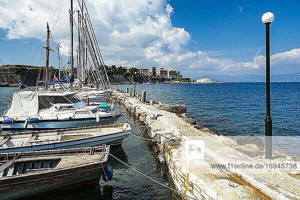 Segelboote  Altstadt von Korfu (Kerkyra)  Insel Korfu  Ionische Inseln  Griechenland