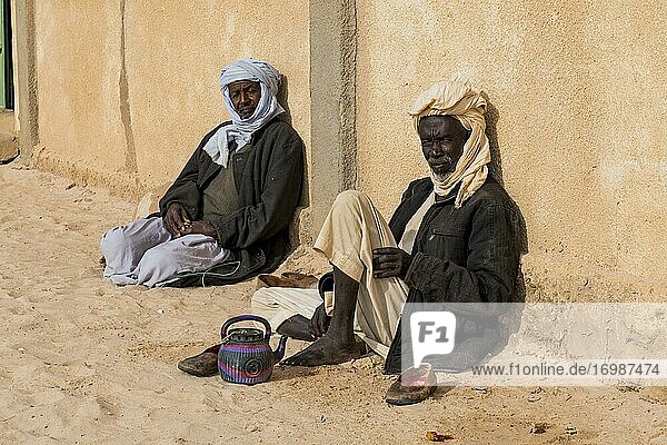 Old man before a mosque in a village at Ounianga kebir part of the the Unesco sight Ounianga lakes  northern Chad  Africa