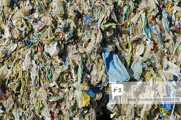 Close up komprimierte Bündel von Kunststoff-Recycling