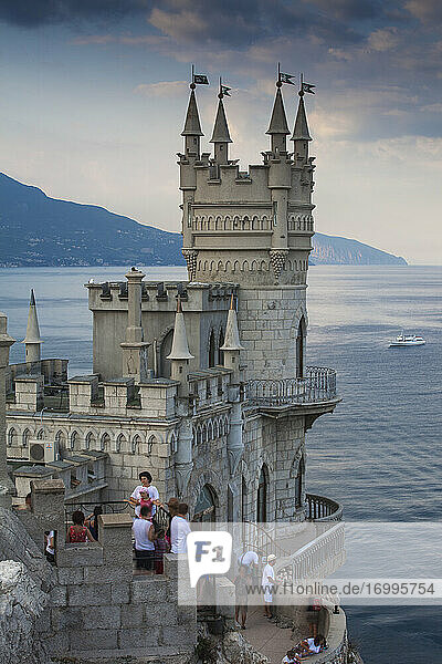 Das Schwalbennest Schloss auf dem Aurora Clff  Jalta  Krim  Ukraine  Europa
