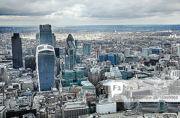 Vereinigtes Königreich  London  Finanzdistrikt und das Walkie Talkie Building  Luftaufnahme