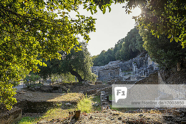 Albanien  Kreis Vlore  Butrint  Überreste der antiken Agora