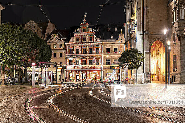 Germany  Erfurt  Fischmarkt with city hall at night