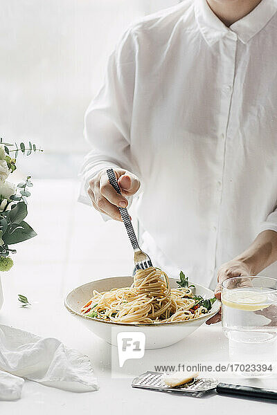 Spaghetti mit Rucola  Kirschtomaten und Parmesan