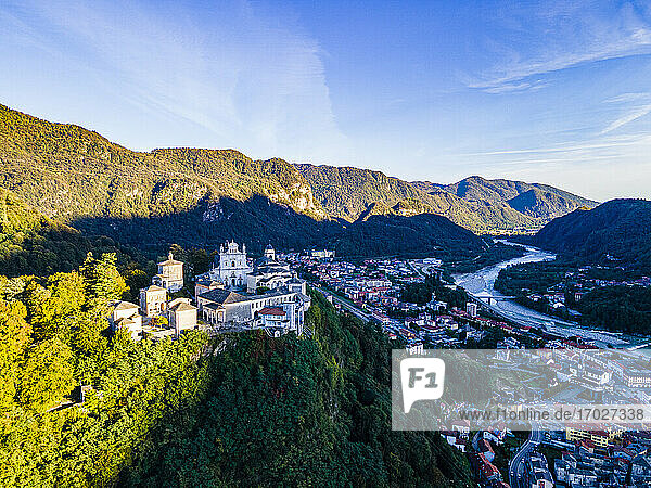 Luftaufnahme des Sacro Monte di Varallo  UNESCO-Weltkulturerbe  Piemont  Italien  Europa