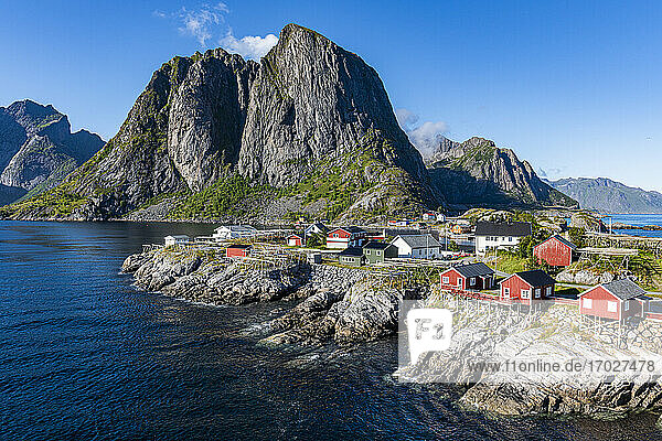Der Hafen von Reine  Lofoten  Nordland  Norwegen  Skandinavien  Europa