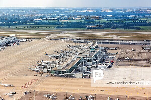 Übersicht Flughafen München (MUC) in Deutschland mit Satellit  München  Deutschland  Europa