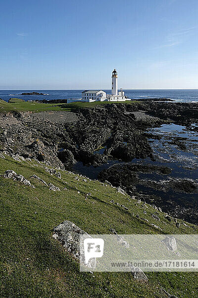 UK  Vereinigtes  Königreich  GB  Großbritannien  Schottland  Shetlandinseln  Leuchtturm Fair Isle