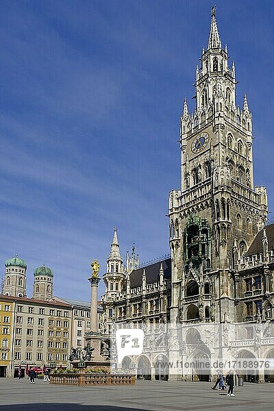 New town hall with Marian column and steeples of the Church of Our Lady  Marienplatz  Munich  Bavaria  Germany  Europe