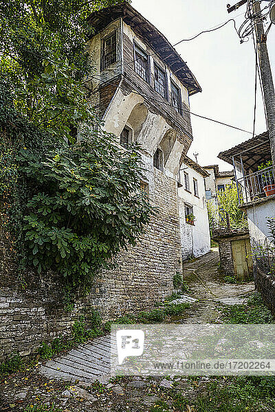 Haus gegen den Himmel in Gjirokaster  Albanien