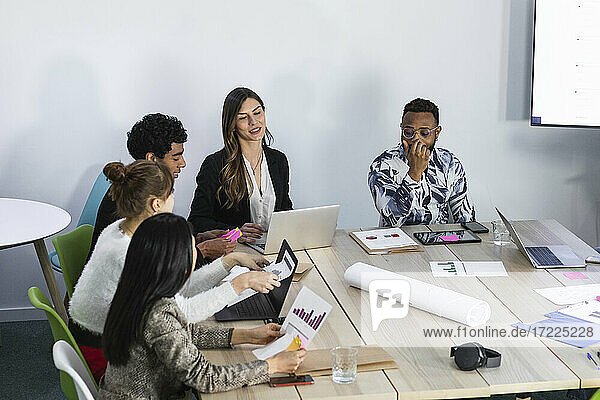Entrepreneurs team in meeting at creative office