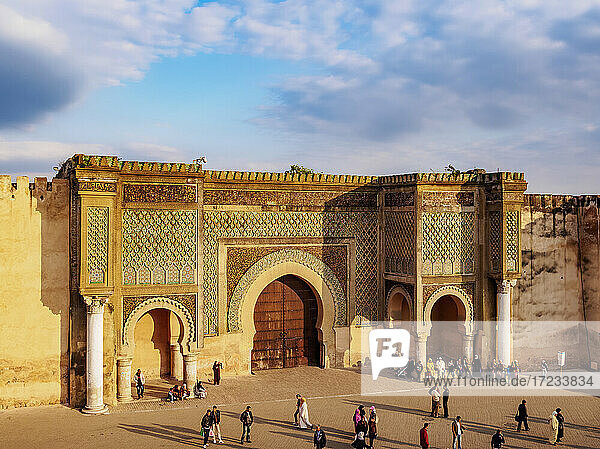 Bab Mansur (Bab Mansour)  Tor der Alten Medina  UNESCO-Weltkulturerbe  Blick von oben  Meknes  Region Fez-Meknes  Marokko  Nordafrika  Afrika