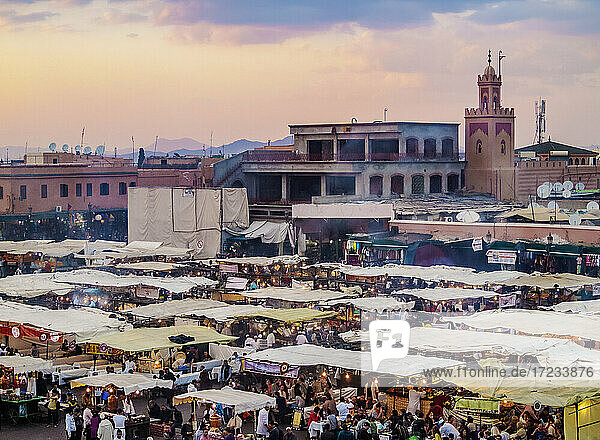 Jemaa el-Fnaa (Jemaa el-Fna) at sunset  square and market in the Old Medina  UNESCO World Heritage Site  Marrakesh  Marrakesh-Safi Region  Morocco  North Africa  Africa
