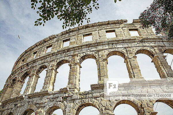 Kroatien  Gespanschaft Istrien  Pula  Außenansicht des Amphitheaters Pula Arena