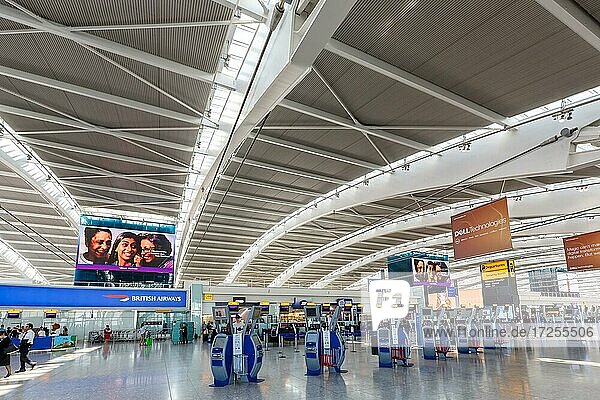 Flughafen London Heathrow (LHR) im Vereinigten Königreich Terminal 5 in London  Großbritannien  Europa