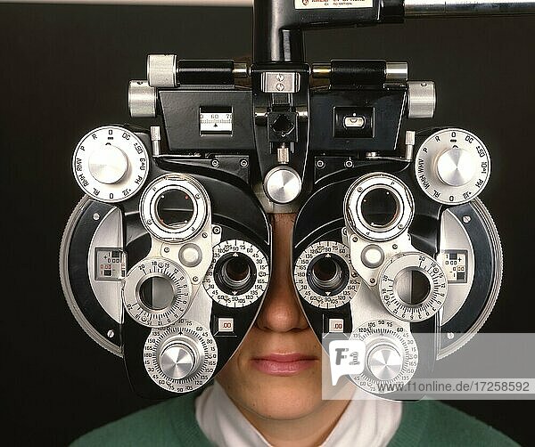 Augenoptiker  Sehtest  Augenmedizin
