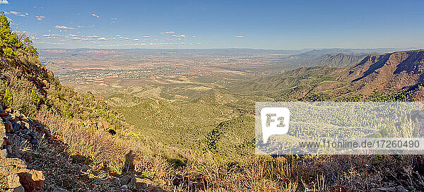 Nachmittagsansicht von der Spectator Area auf dem Mingus Mountain bei Jerome  Arizona  Vereinigte Staaten von Amerika  Nordamerika