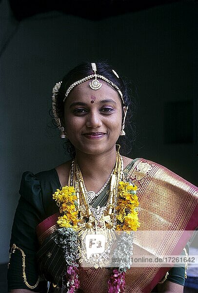 Eine Braut der Nagarathar-Gemeinschaft in Chettinad  Tamil Nadu  Indien  Asien