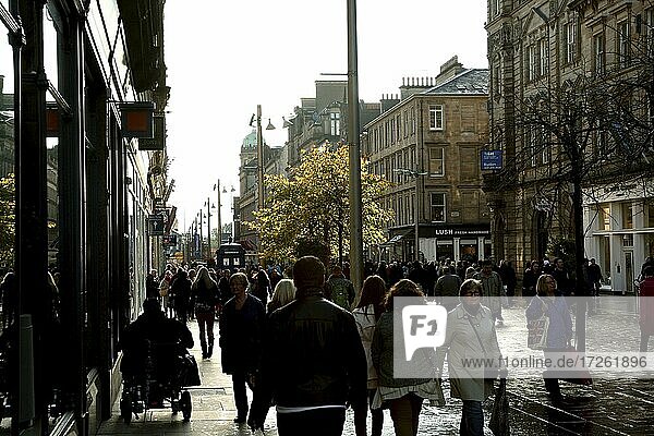 Einkaufsstraße  Merchant City  Passanten  Glasgow  Schottland  Großbritannien  Europa