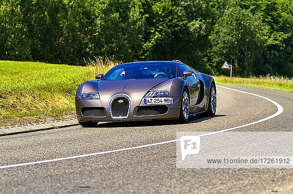 Molsheim  Stammsitz von Bugatti  In der Manufaktur wird der Bugatti Veyron in Handarbeit hergestellt  Molsheim  Elsass  Frankreich  Europa