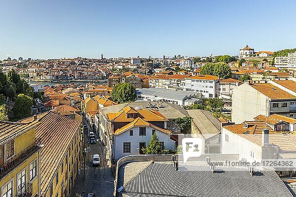 Alte Architektur von Porto und Vila Nova de Gaia  Region Nord  Portugal  Europa