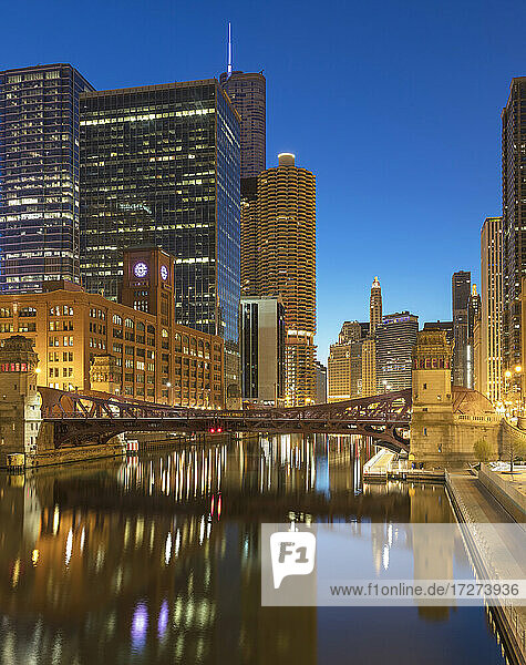 Marshall-Suloway-Brücke in der Morgendämmerung  Chicago  USA
