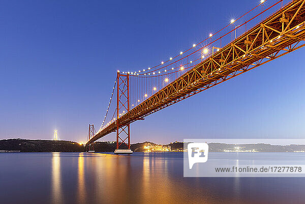 Portugal  Lisbon District  Lisbon  25 de Abril Bridge at dusk