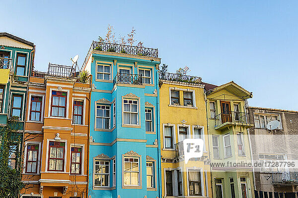 Türkei  Istanbul  Bunte Stadthäuser im Balat-Viertel