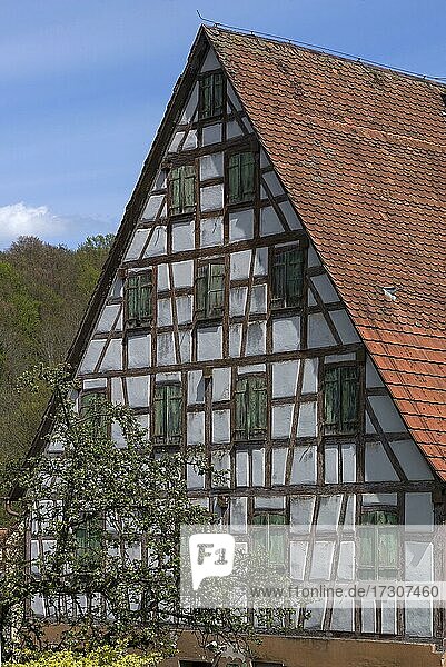 Historisches Bauernhaus mit fünfstöckigen Böden  Bondorf  Mittelfranken  Bayern  Deutschland  Europa