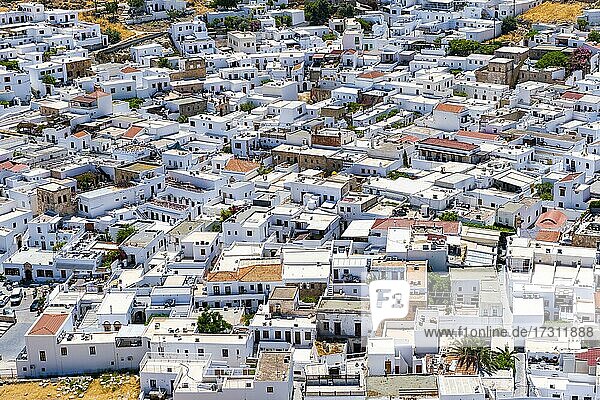 Stadtansicht  Häuser von Lindos von oben  Rhodos  Dodekanes  Griechenland  Europa