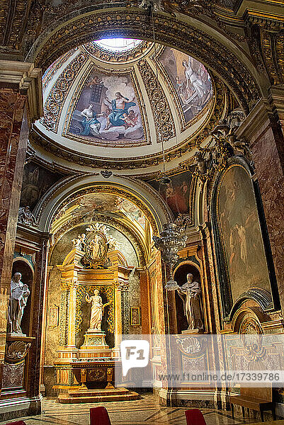 Europa  Italien  Latium  Rieti  Kathedrale Santa Maria Assunta  Kathedrale der Heiligen Maria Assunta  Kapelle Santa Barbara