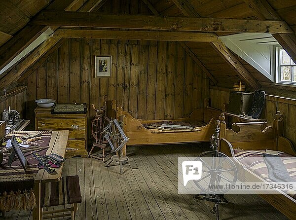 Schlafzimmer mit Spinnrad  Laufás Museumshof  Grýtubakki  Norðurland eystra  Island  Europa