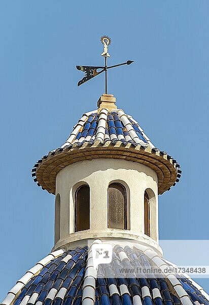 Turm der Kirche Nüstra Señora del Consuelo Consuelo (Unsere Liebe Frau des Trostes)  Altstadt von Altea  Spanien  Europa