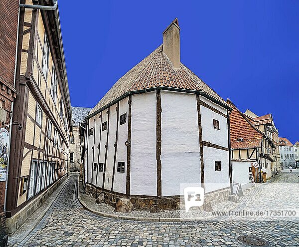Das Fachwerkmuseum im Ständerbau von 1346/47 ist eines der ältesten Gebäude der Stadt Quedlinburg  Sachsen-Anhalt  Deutschland  Europa