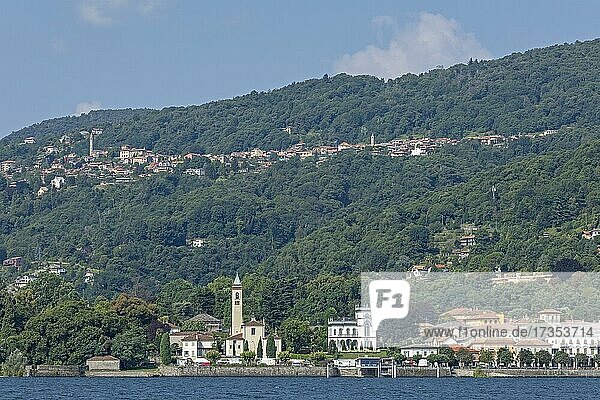 Kirche und Villa am Seeufer  Belgirate  Lago Maggiore  Piemont  Italien  Europa