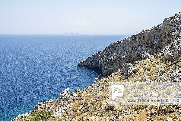 Trockene Landschaft  Küste und Meer  Küstenlinie  Kalymnos  Dodekanes  Griechenland  Europa