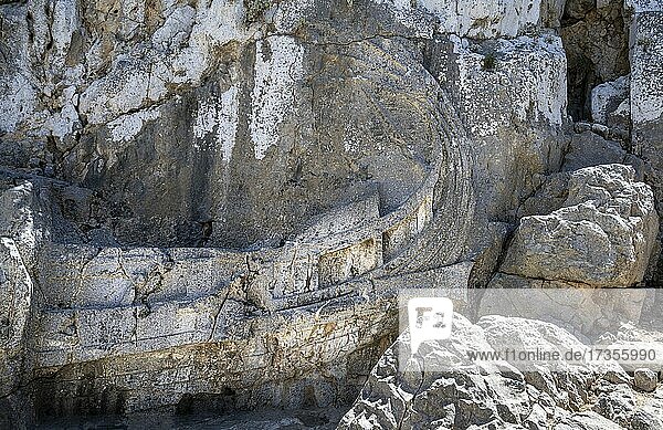 Aus Stein gearbeitetes Felsbild eines Schiffes  Römischer Tempel  Akropolis von Lindos  Lindos  Rhodos  Dodekanes  Griechenland  Europa