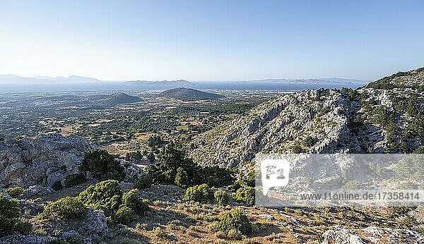 Blick über die Insel aufs Meer  Burg Paleo Pyli  Kos  Dodekanes  Griechenland  Europa