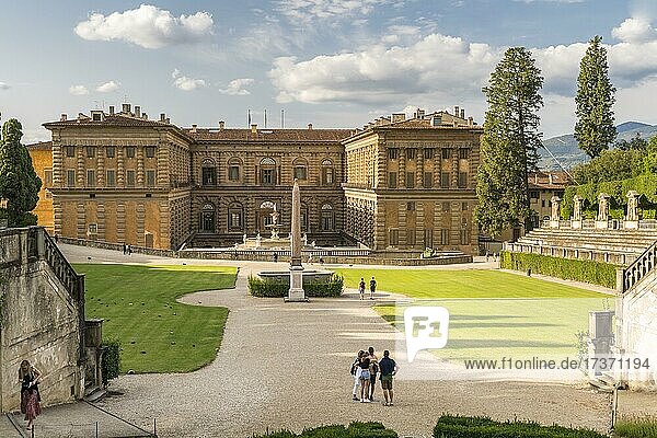 Giardino di Boboli  Boboli Garden with Palazzo Pitti  Florence  Tuscany  Italy  Europe