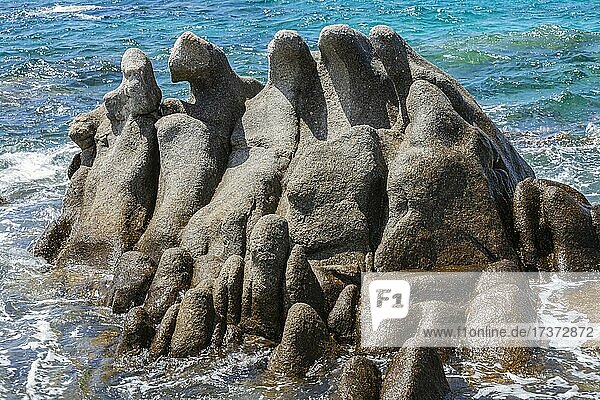 Bizarre Felsgebilde an der Südküste der Isola Maddalena  Gallura  Sardinien  Italien  Europa