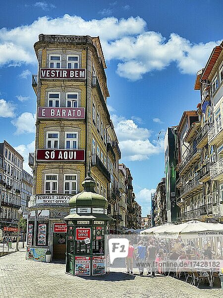 Lively pedestrian zone  Rua das Flores shopping street  Ribeira  Old Town  Porto  Portugal  Europe