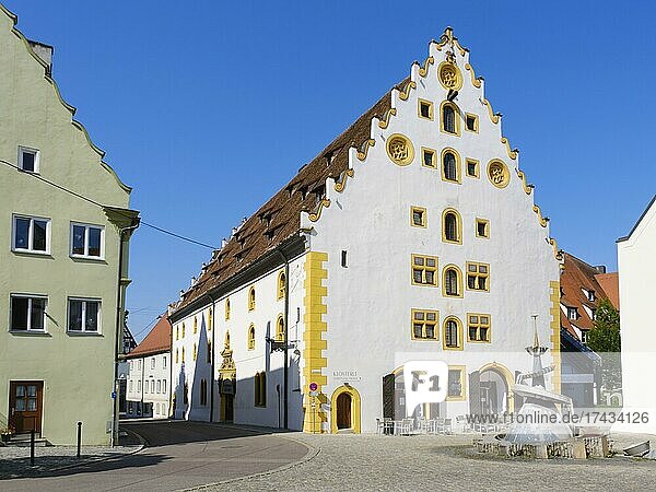 Klösterle  Stadtsaal-Hotel  ehemaliges Kloster der Franziskaner  Nördlingen  Schwaben  Bayern  Deutschland  Europa