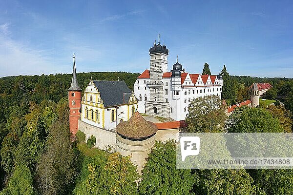 Luftbild  Schloss Schwarzenberg  Stadt Scheinfeld im Steigerwald  Mittelfranken  Franken  Bayern  Deutschland  Europa